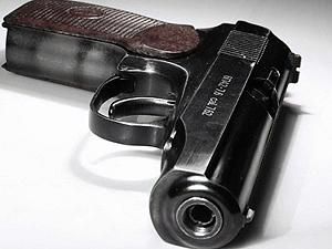 У Харкові міліціонери хотіли незаконно продати 5 пістолетів У Харкові міліціонери хотіли незаконно продати 5 пістолетів