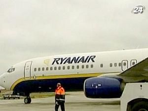 Ryanair заставит рассчитываться с помощью банковских карт