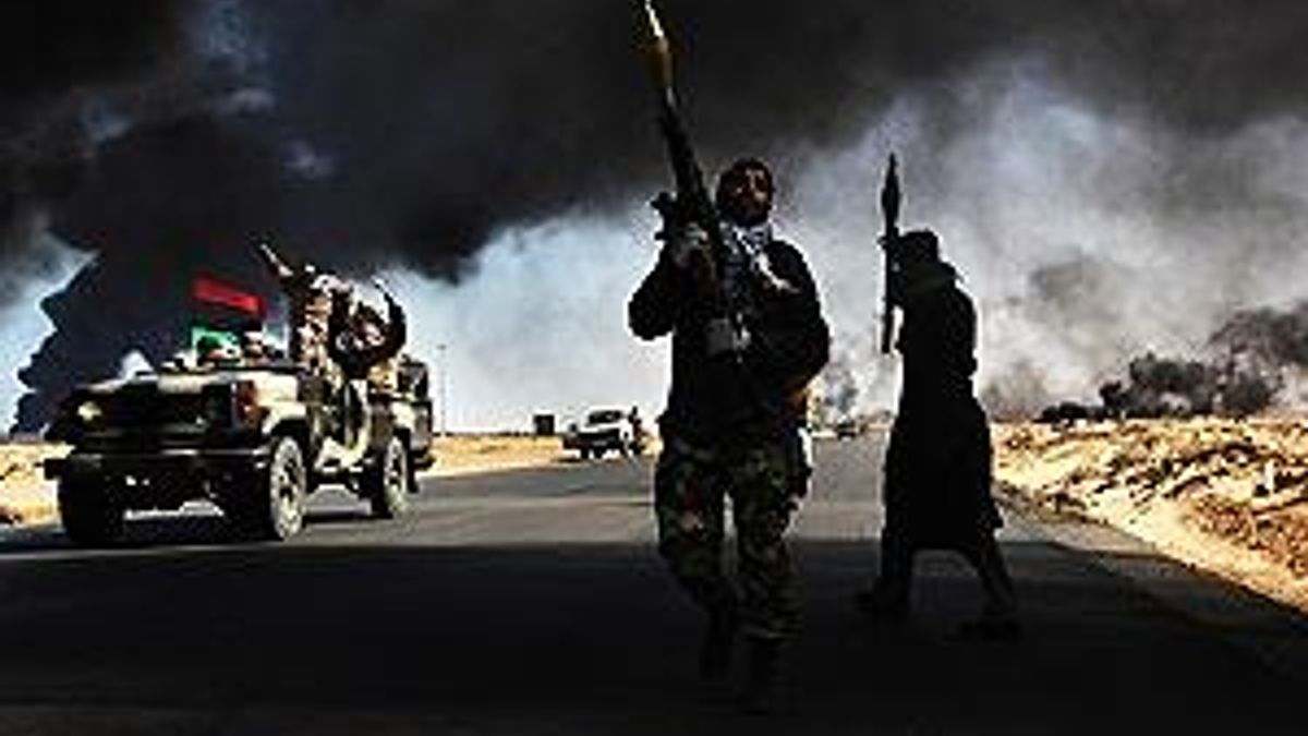 В Ливии продолжаются столкновения между сторонниками Каддафи и повстанцами