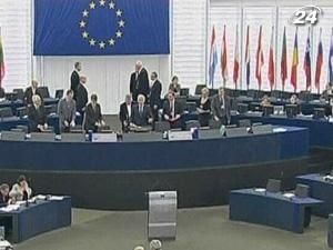 Тема недели: Евродепутаты усомнились в существовании украинской демократии Тема недели: Евродепутаты усомнились в существовании украинской демократии