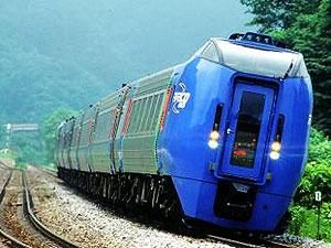Япония: топ-менеджер железнодорожной компании покончил с жизнью из-за аварии поезда