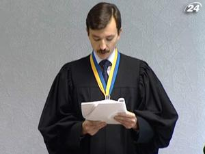 Судья: Зварыч использовал служебные полномочия в корыстных целях