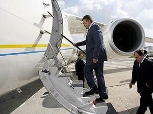 Янукович полетів у Нью-Йорк