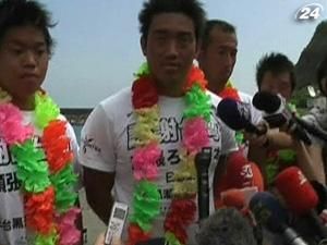 Японцы проплыли 150 км в открытом море, чтобы поблагодарить соседей