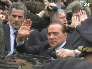 Берлусконі знову постав перед судом за звинуваченням у корупції