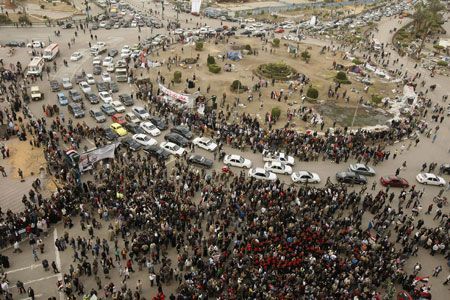 В Каїрі демонстранти вимагали скасувати надзвичайний стан В Каїрі демонстранти вимагали скасувати надзвичайний стан