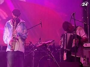 Музыканты в Коктебеле в который раз доказывали, что "все будет джаз" Музыканты в Коктебеле в который раз доказывали, что "все будет джаз"