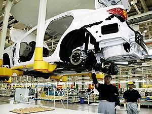 Из-за тайфуна Toyota приостановила работу на 11 заводах в Японии Из-за тайфуна Toyota приостановила работу на 11 заводах в Японии