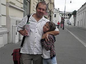 Владелец ProstoPrint Денис Олейников из-за угроз ему и его семье выехал из Украины 