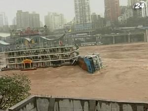 Китай: затонув корабель-ресторан з відвідувачами на борту