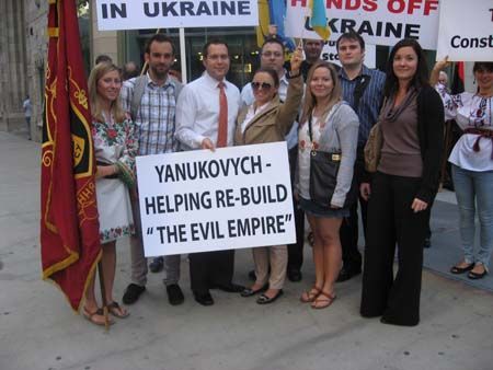 Українська діаспора таки протестує проти Януковича в Нью-Йорку