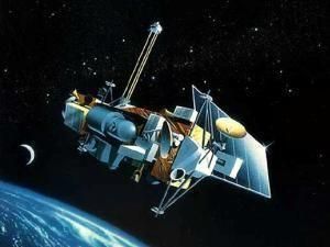 На Землю упал американский спутник На Землю упал американский спутник