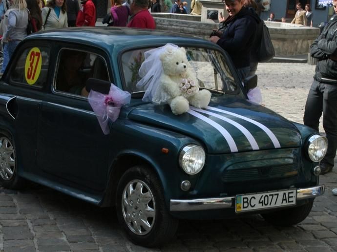 У Львові встановили рекорд "Запорожцями" У Львові встановили рекорд "Запорожцями"