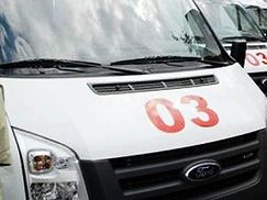 "Скорая" забрала голодающего человека из-под дома Ющенко