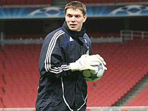 В Киеве вратарь "Динамо" разбил в ДТП машину