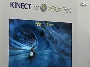 Консоль Xbox Kinect - один из экспонатов выставки видеоигр Консоль Xbox Kinect - один из экспонатов выставки видеоигр