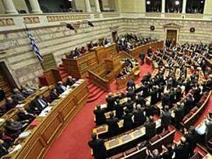 Грецький парламент обговорить можливість змінити податкову політику