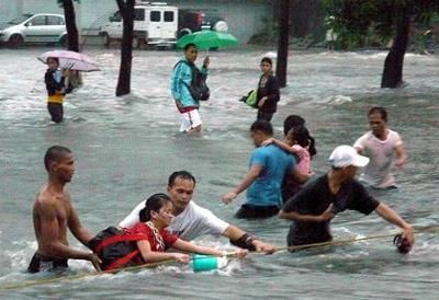 У Філіппінах пройшовся потужний тайфун