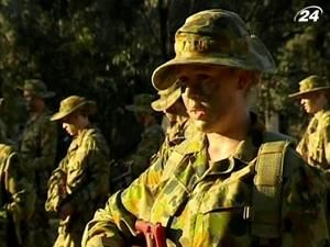Уряд Австралії дозволив жінкам служити на бойових посадах в армії