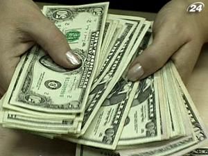 Азаров: Нацбанк подкорректирует правила продажи валюты Азаров: Нацбанк подкорректирует правила продажи валюты