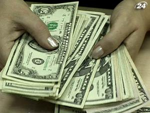 Азаров: Нацбанк подкорректирует правила продажи валюты