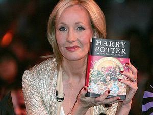 Джоан Роулинг наградили за ее благотворительность Джоан Роулинг наградили за ее благотворительность