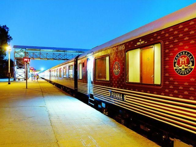 В Індії їздить найрозкішніший поїзд "Експрес Махараджей" В Індії їздить найрозкішніший поїзд "Експрес Махараджей"