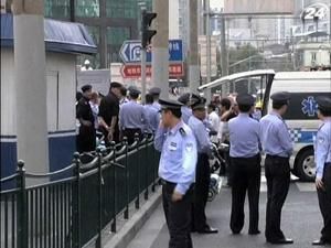 Китай: внаслідок зіткнення двох потягів постраждали 260 осіб Китай: внаслідок зіткнення двох потягів постраждали 260 осіб