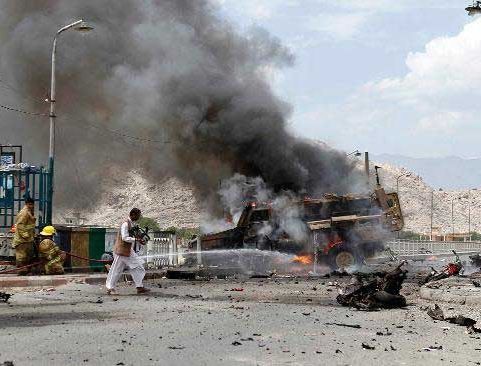 У Афганістані вибух поряд із весільним автобусом вбив 16 осіб