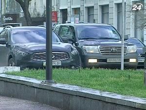 Правоохранители задержали угонщиков авто бизнес-класса Правоохранители задержали угонщиков авто бизнес-класса