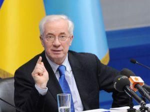 Азаров: На 197 економістів припадає один працівник легкої промисловості Азаров: На 197 економістів припадає один працівник легкої промисловості