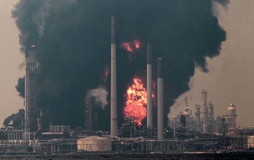 На палаючому заводі в Сінгапурі прогримів вибух На палаючому заводі в Сінгапурі прогримів вибух