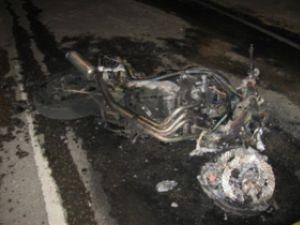 Мотоцикліст під Києвом врізався в автобус з хасидами