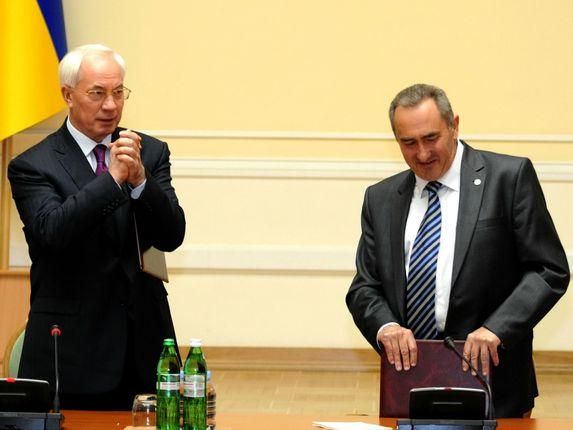 Азаров помирився з афганцями та чорнобильцями Азаров помирився з афганцями та чорнобильцями