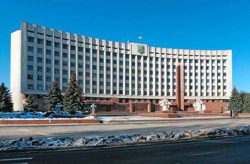 Івано-Франківська облрада просить повернути зимовий час Івано-Франківська облрада просить повернути зимовий час