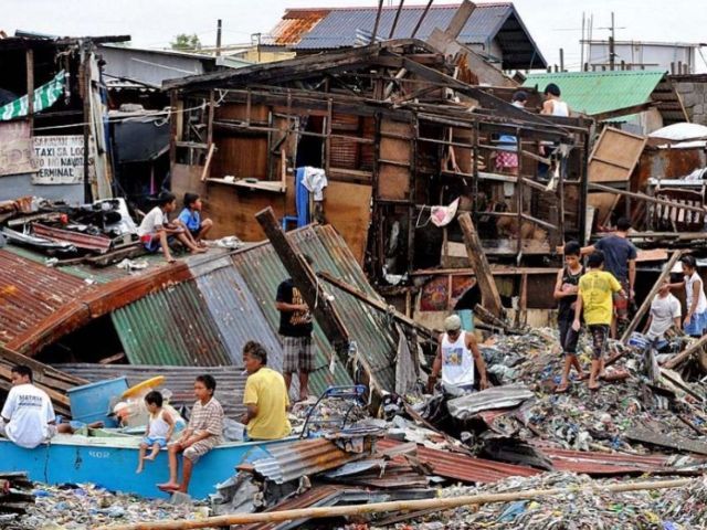 По Филиппинским островам прошел тайфун "Несат"