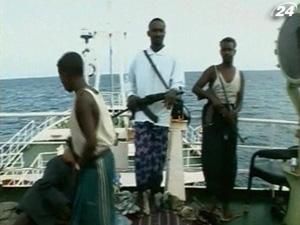 Пираты избили и ограбили 11 украинцев на корабле "Thor Light" Пираты избили и ограбили 11 украинцев на корабле "Thor Light"