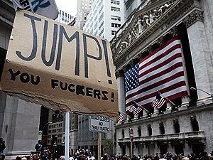 На Уолл-Стріт затримали 400 людей — вони перекрили Бруклінський міст На Уолл-Стріт затримали 400 людей — вони перекрили Бруклінський міст