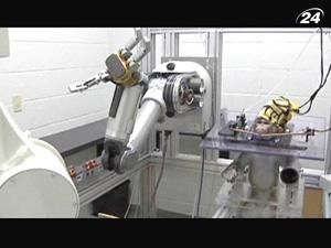 За допомогою електронного чіпу, вмонтованому в мозок, паралізовані зможуть рухатися За допомогою електронного чіпу, вмонтованому в мозок, паралізовані зможуть рухатися