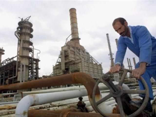 Українці домовляються про видобуток іранської нафти