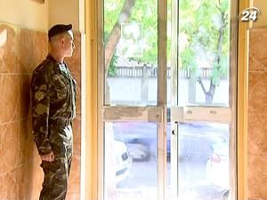 Кримський офіцер змушував солдатів грузити цеглу Кримський офіцер змушував солдатів грузити цеглу