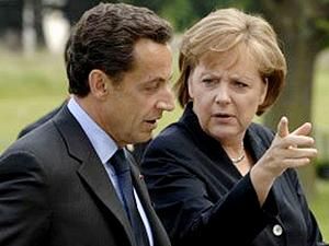 В воскресенье Меркель поговорит с Саркози о встрече Еврогруппы
