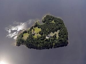 Норвегия: Сегодня власти впервые открыли остров Утойя для журналистов Норвегия: Сегодня власти впервые открыли остров Утойя для журналистов