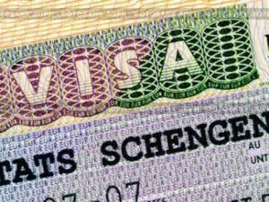 На Евро-2012 Польша будет выдавать украинцам "простой шенген" На Евро-2012 Польша будет выдавать украинцам "простой шенген"