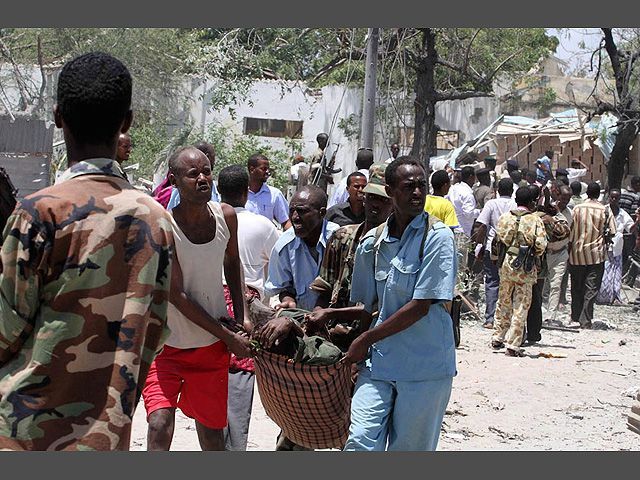 Теракт у Сомалі: Смертник підірвав вантажівку з вибухівкою — десятки жертв Теракт у Сомалі: Смертник підірвав вантажівку з вибухівкою — десятки жертв