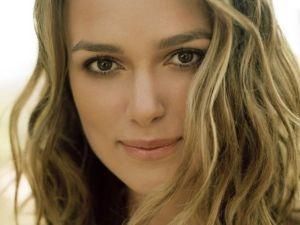 Кіра Найтлі розпочала зйомки у "Анні Кареніній" Кіра Найтлі розпочала зйомки у "Анні Кареніній"