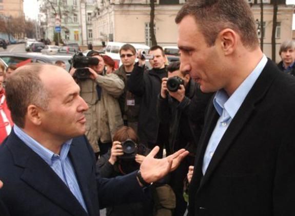 СМИ: Пинчук уговорил Кличко баллотироваться в президенты СМИ: Пинчук уговорил Кличко баллотироваться в президенты