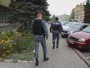 Адмінкорпус "Макіїввугілля" штурмував підрозділ Беркут Адмінкорпус "Макіїввугілля" штурмував підрозділ Беркут