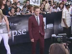 Роберт Паттінсон втретє поспіль очолює список красунчиків "Glamour" Роберт Паттінсон втретє поспіль очолює список красунчиків "Glamour"