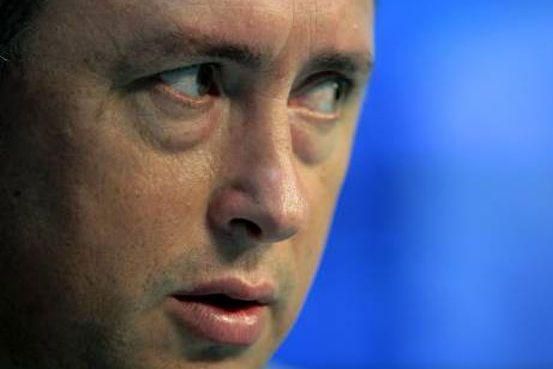 Возле дома Мельниченко обнаружили нечто похожее на бомбу Возле дома Мельниченко обнаружили нечто похожее на бомбу